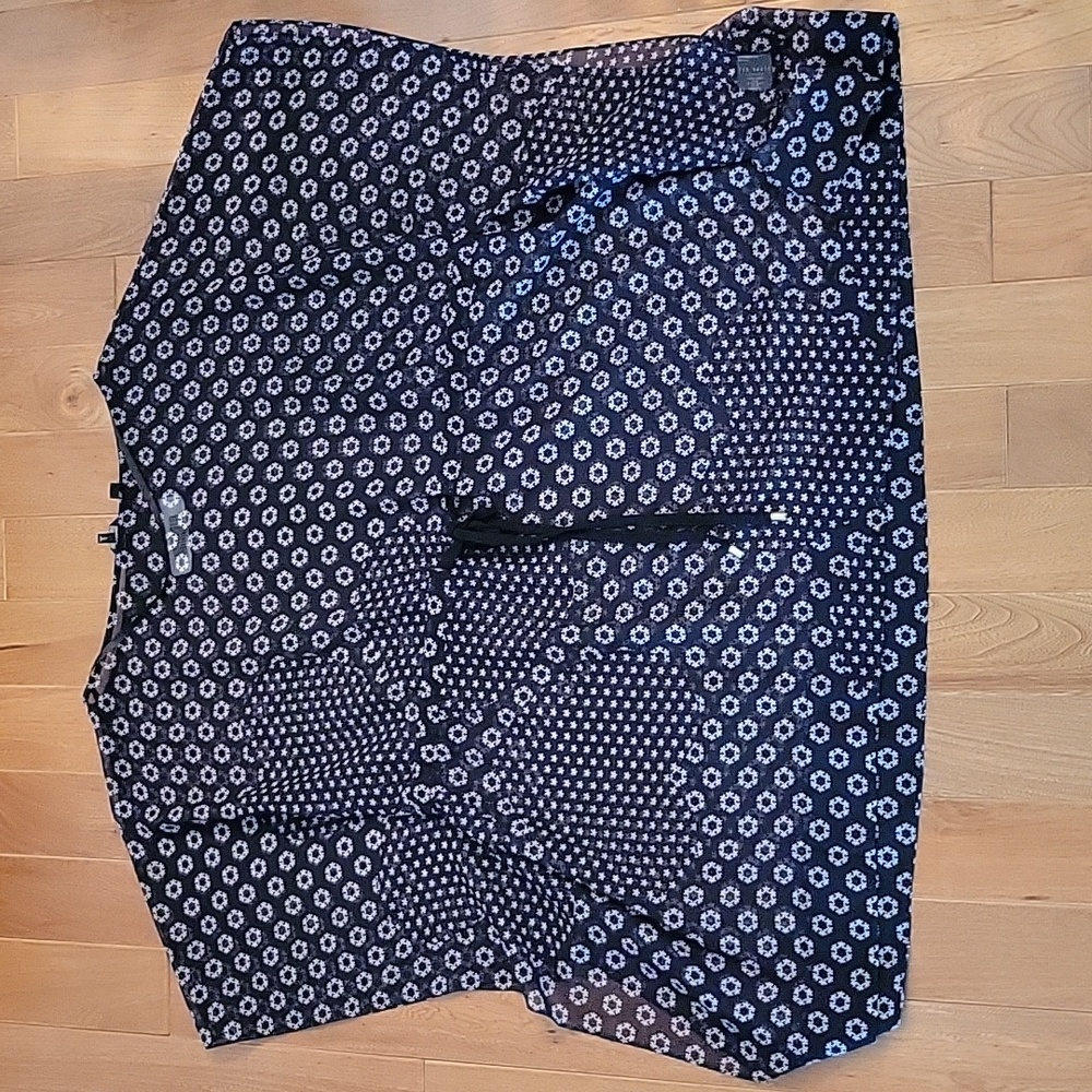 Ted Baker London Sheer Poncho Style Blouse Floral‎ Hearts Navy Small